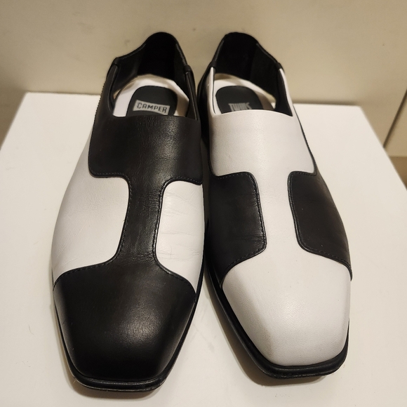 Camper "TWINS" Black & White Leather Mismatched Slingback Flats Sz.6/36 Ret.$185 - Picture 4 of 9